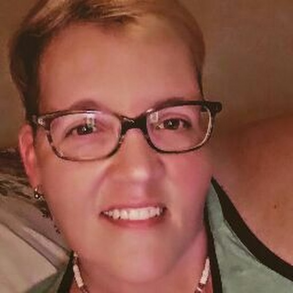 Meet your Posher, Alyssa - Picture 1 of 1